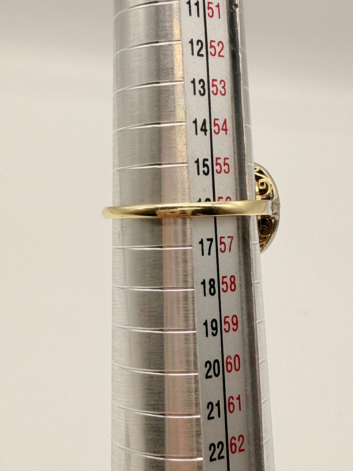 Spinell Ring Mit Diamanten